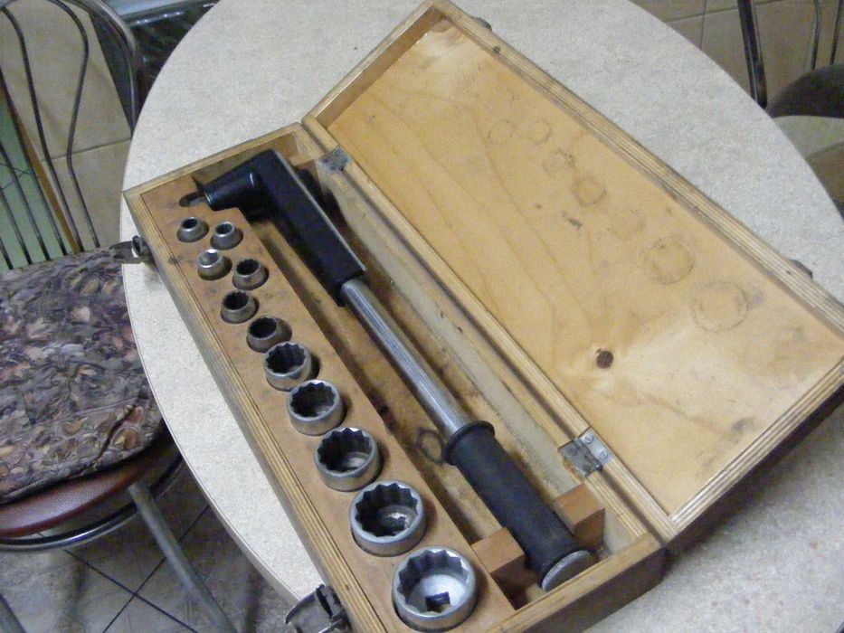 Klucz dynamometryczny z PRL