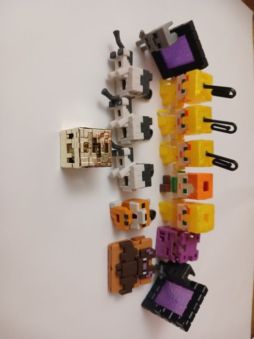 Фігурки кіндер (kinder) джой Майнкрафт, нові