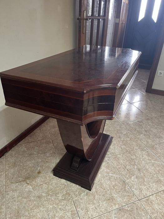 Mesa de jogo  e sala