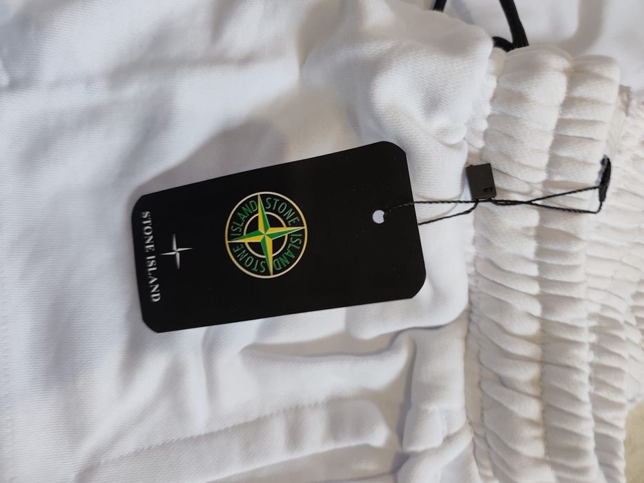 Conjunto desportivo Stone Island