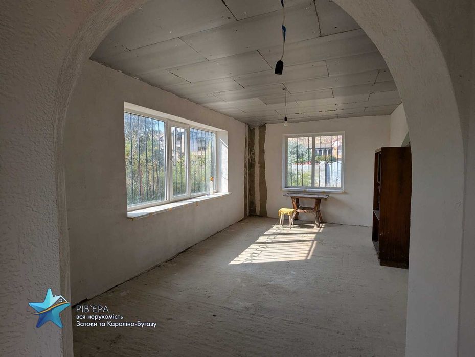 Продам дом в Каролино-Бугазе. 3 уровня.