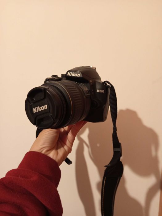 Nikon D3000 practical and lightweight as new!64729694932610121