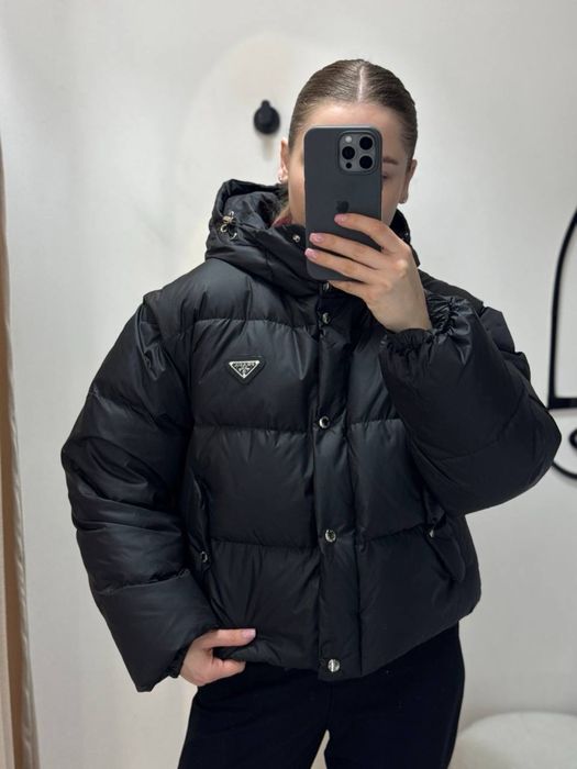 Куртка/жилетка  Prada трансформер, чорний колір