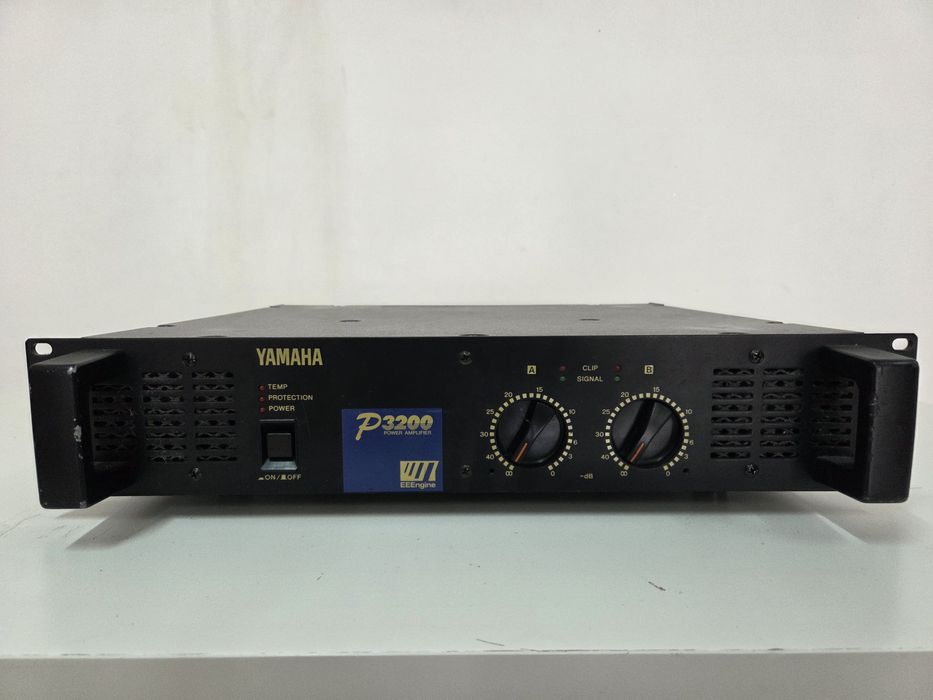 Amplificador potência Estéreo - YAMAHA P3200