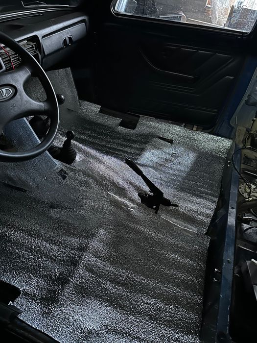 Автомобіль Нива 21214