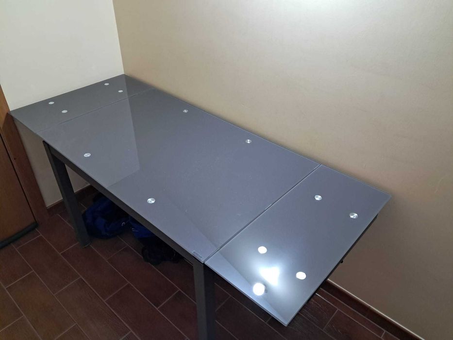 Mesa cinzenta homa