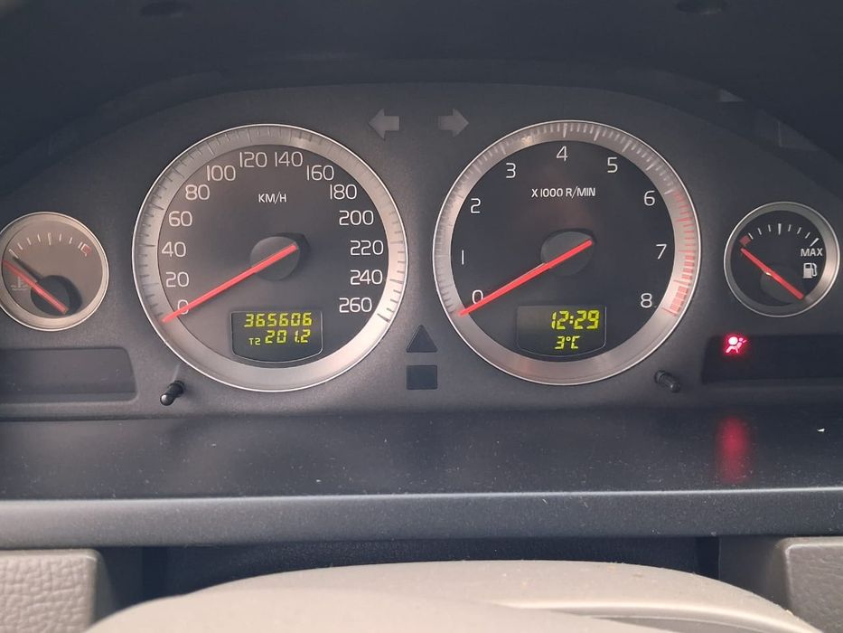 Продам автомобіль Volvo XC90