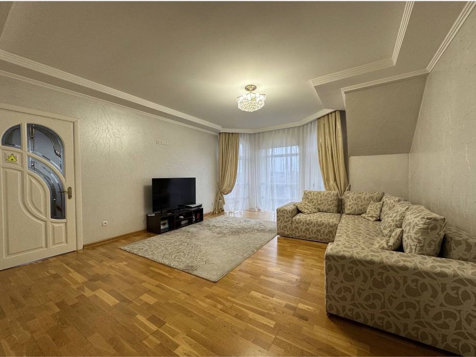 Здам   район Кварцу ( ресторану Ріволі ) 5-кімнат