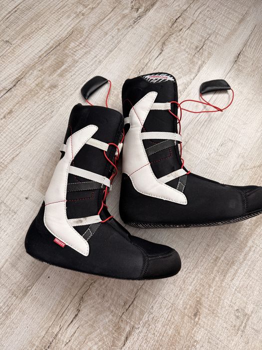 Ботинки для сноуборда Deluxe 40,5 (не capita, burton, dc, salomon