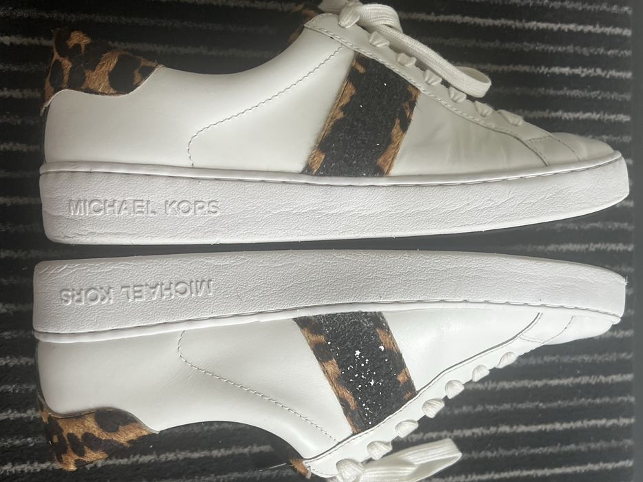 Michael Kors sneakers biale z elementami pantery