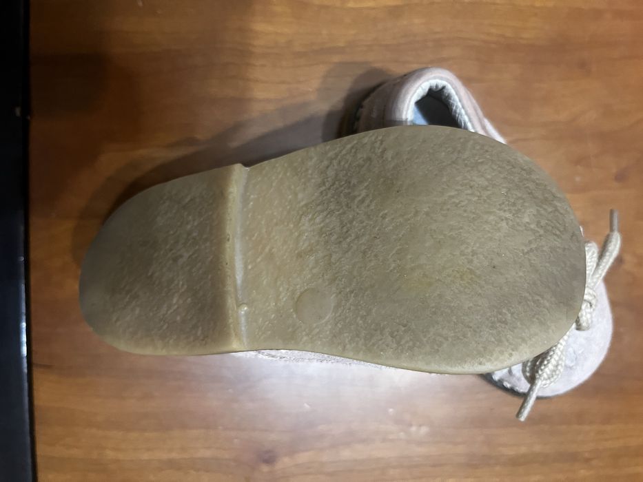 Sapatos rosa claro, Carneiras nº19