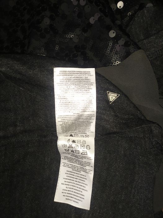 Блузка бренда Guess