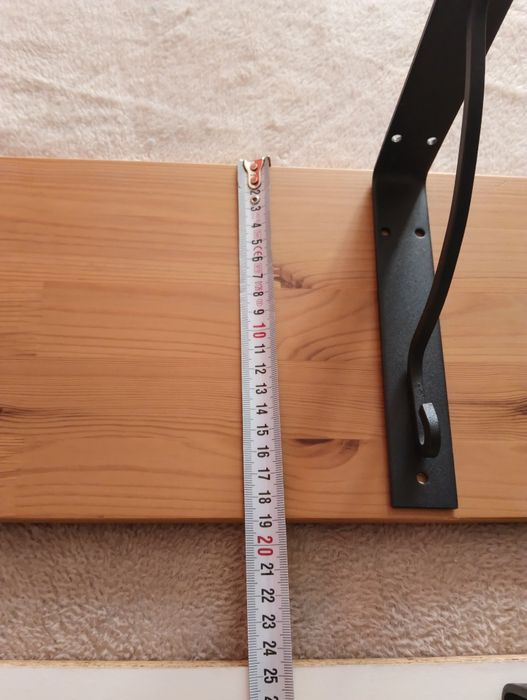 Półka IKEA ze wspornikami