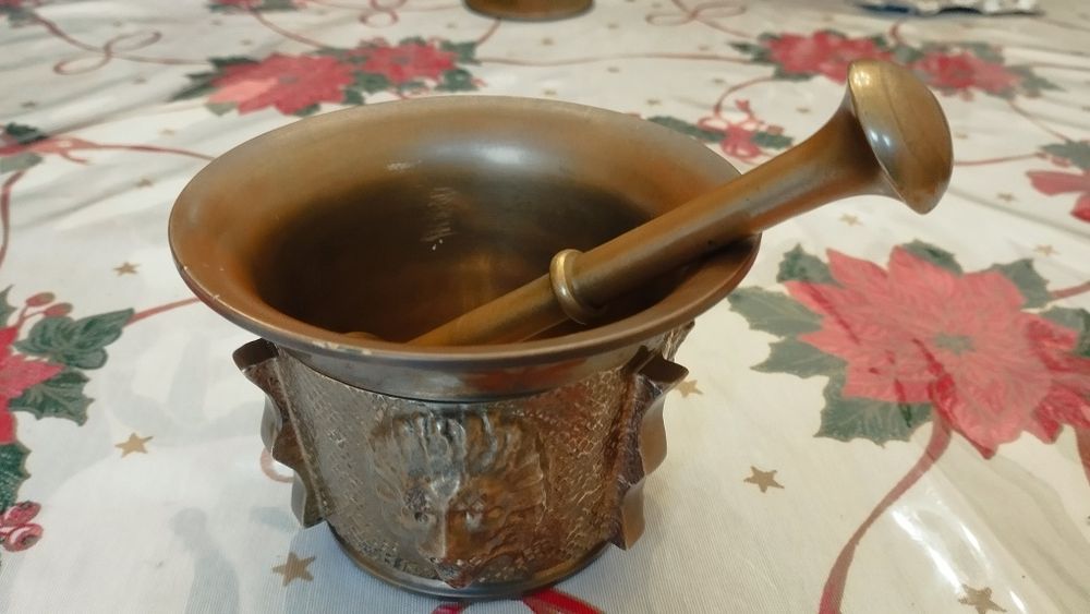 Almofariz de bronze estilo vintage