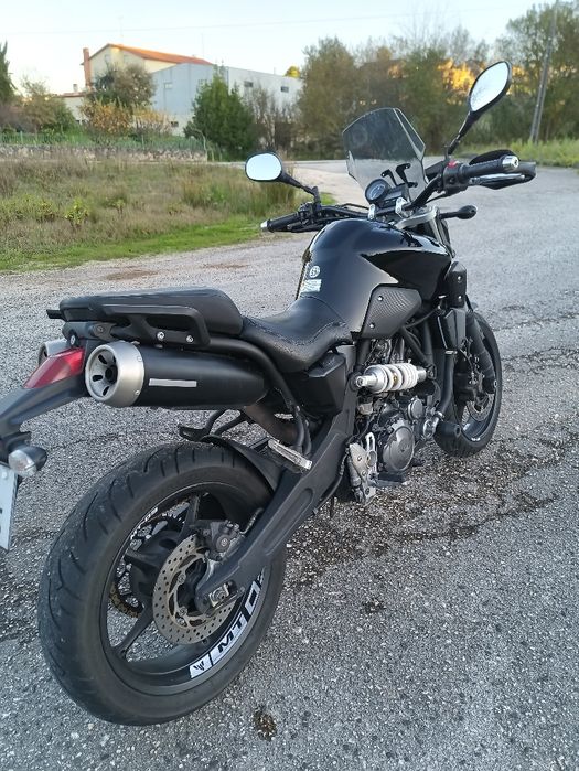 Mota Yamaha MT 03 660 aceito Carro
