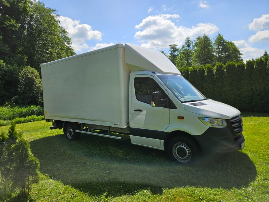 Zabudowa kontener JUNGE wraz z WINDĄ 750kg. typ Sprinter