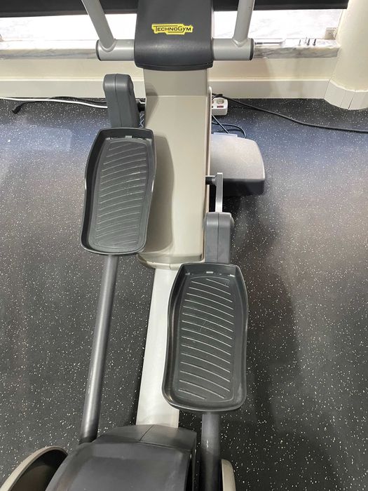 Technogym – Elíptica SYNCHRO Excite 500 – Excelente Estado
