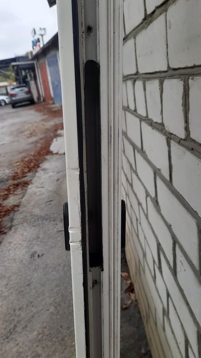 Дверь пластиковая (без коробки)