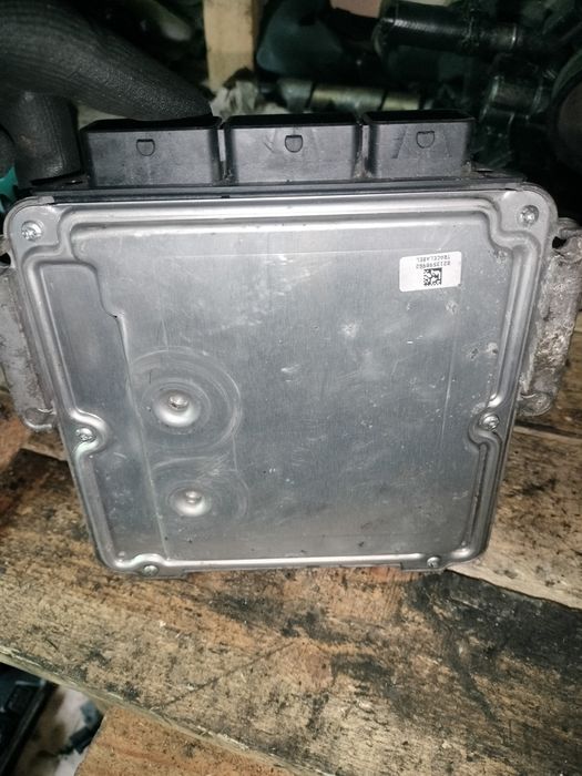 Блок керування двигуном Renault Laguna II ESPACE 0281013505 8200520036