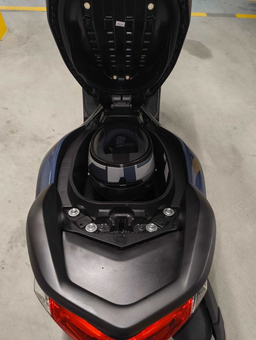 Yamaha NMAX 125CC (COM GARANTIA até 27/06/2027) + Top case Givi