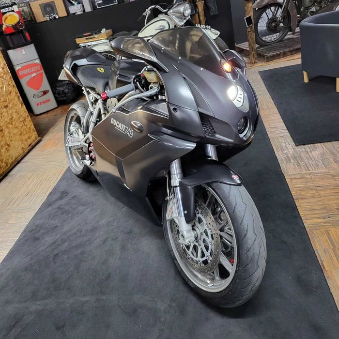 Ducati 749 Dark 2005