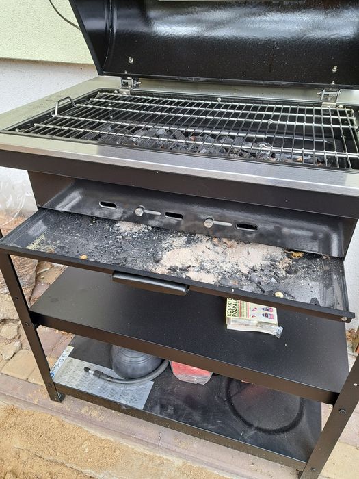 Grill węglowy ogrodowy
