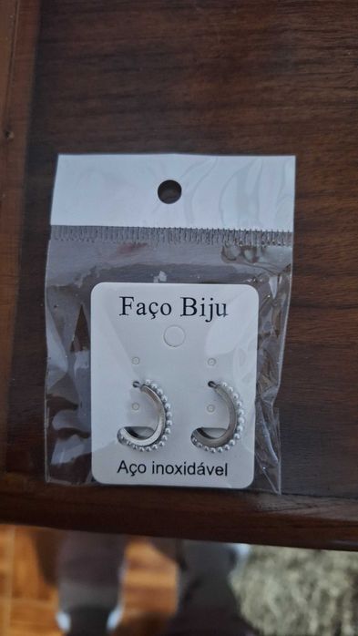 Brincos novos - diferentes