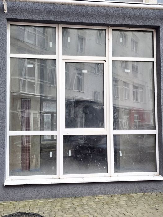 Продам КОМЕРЦІЙНЕ ПРИМІЩЕННЯ в ЖК Сузірʼя, початок РіВНЕНСЬКА (Роддом)