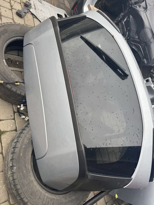 Кришка багажника Subaru Outback b16