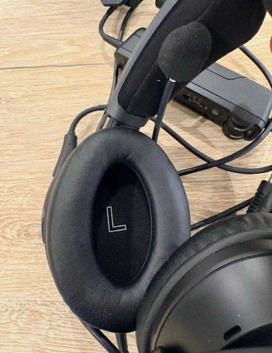 Auscultadores Bluetooth Bose A30 com ficha dupla para aviação, como novos.