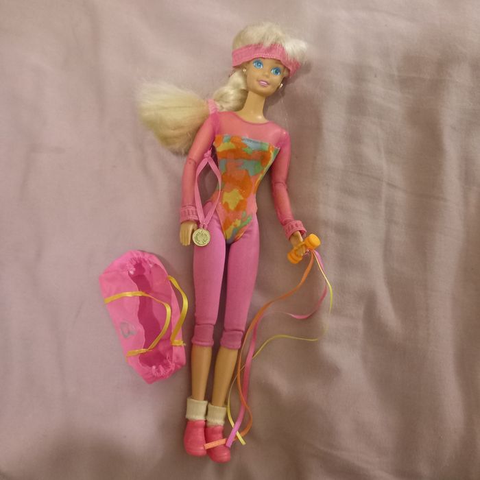 Barbie ginasta rosa