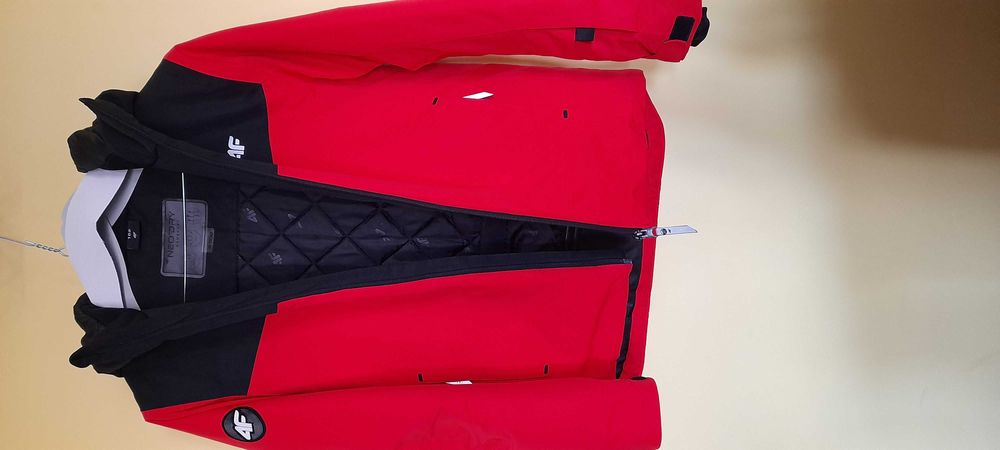 Kurtka 152 cm ocieplana marki 4F