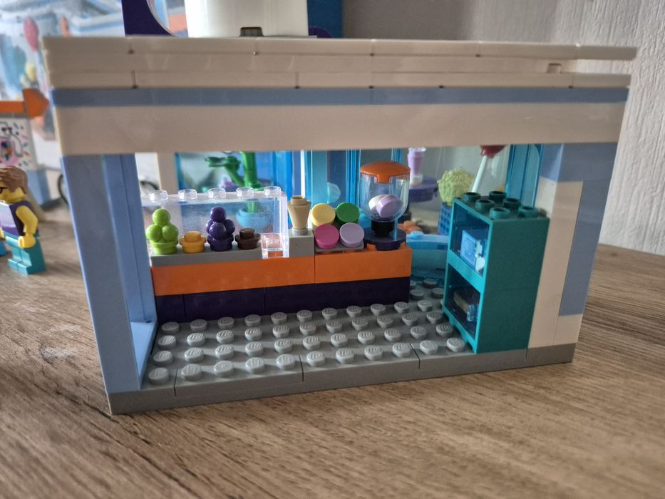 LEGO City 60363 — Кафе з морозивом