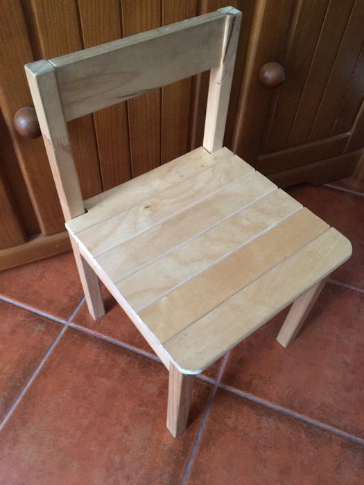 Cadeirinha de pé baixo