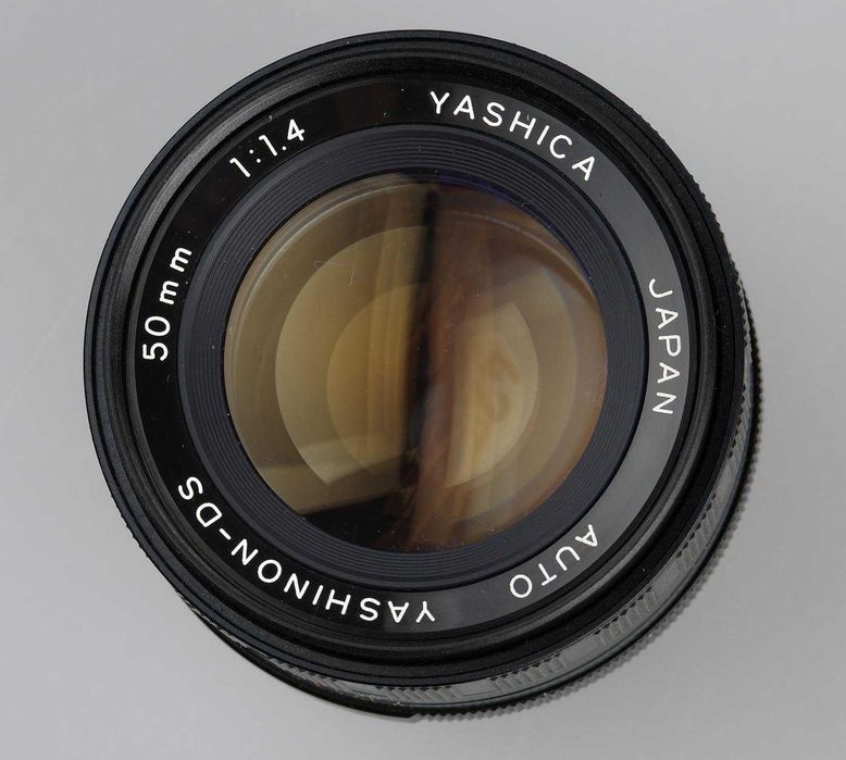Yashinon-DS 50mm f1.4 – якісна світлосильна різьбова п’ятидесятка m42