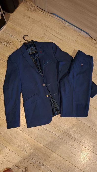 Garnitur młodziezowy 176