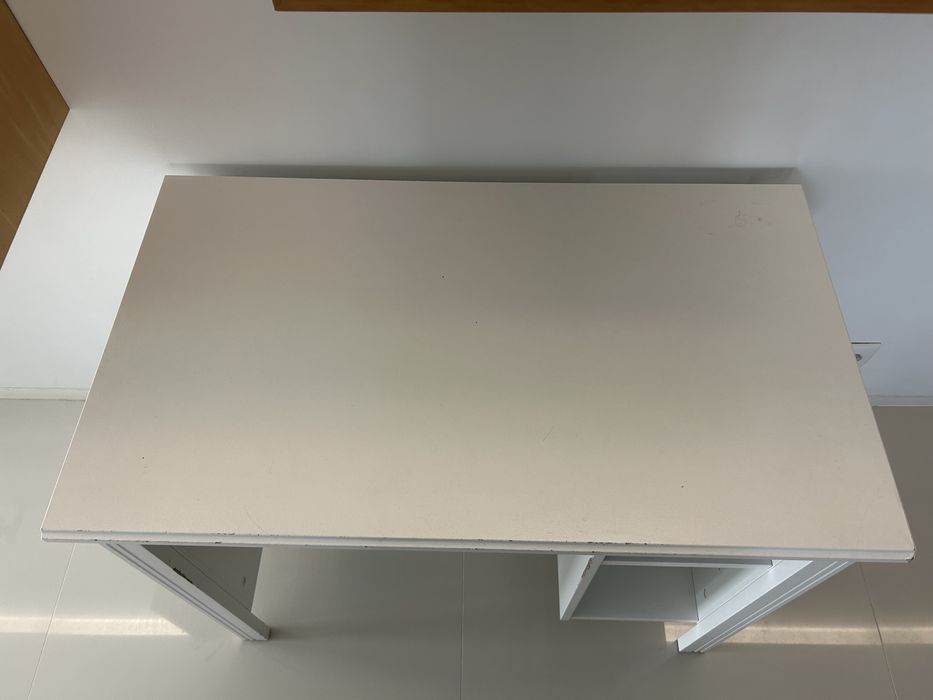 Secretária IKEA Brusali