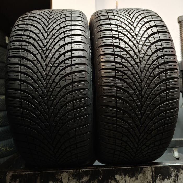 225/40/18 XL Sprzedam parę opon całorocznych Dunlop