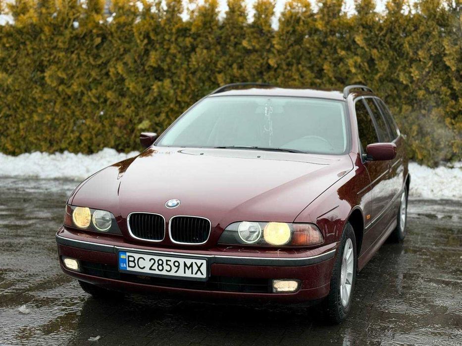 Продам BMW E39 520i