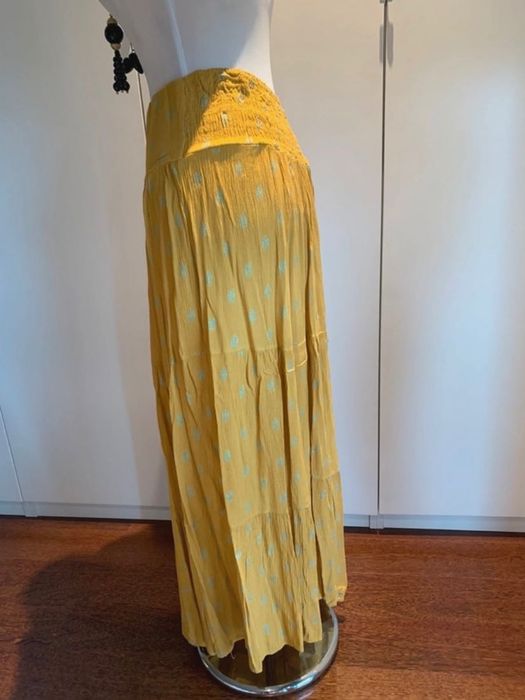 Saia comprida amarelo torrado