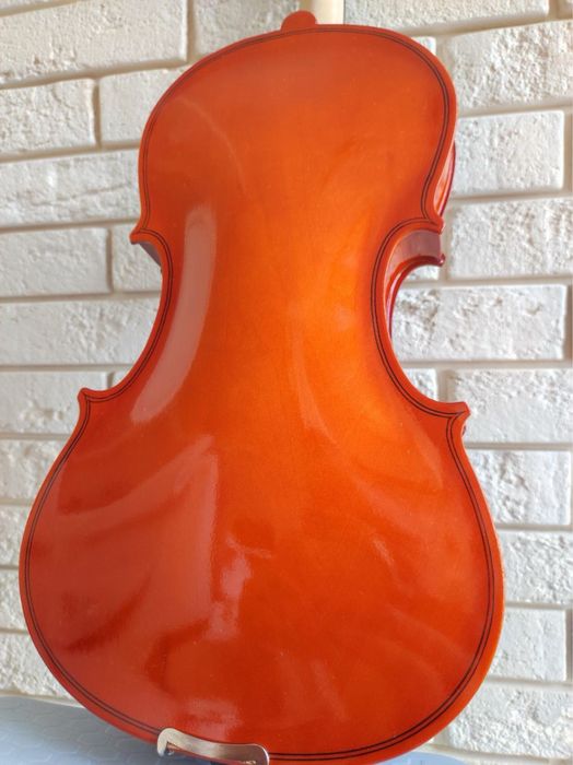 Скрипка (нова) 4/4 у футлярі