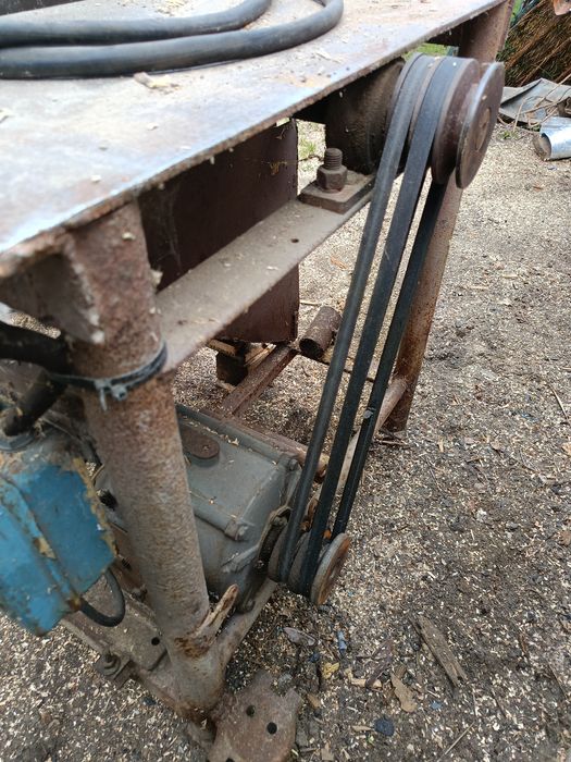 Krajzega stołowa na kółkach solidna metalowa
