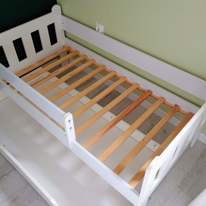 Łóżko dziecięce z materacem 140x70