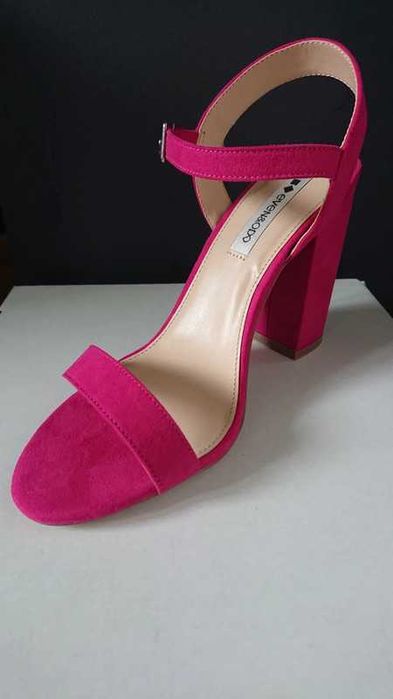 Buty, sandały na obcasie słupku Even&Odd
