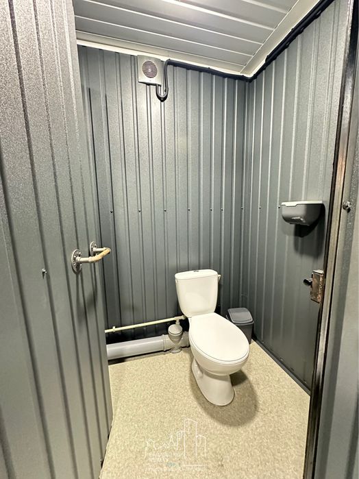 Здам в оренду фасадне приміщення під кафе/фастфуд.