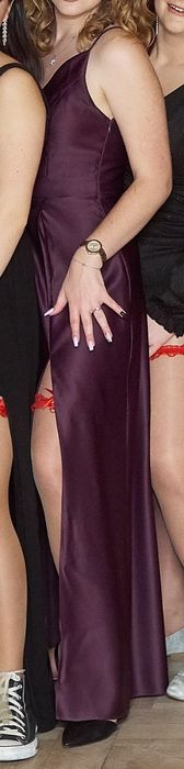 Długa sukienka na studniówkę wesele