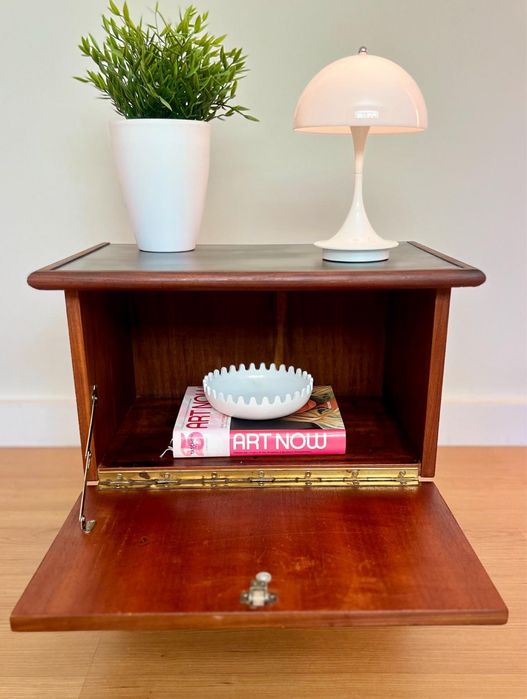 Mesinha de apoio / mesa de cabeceira