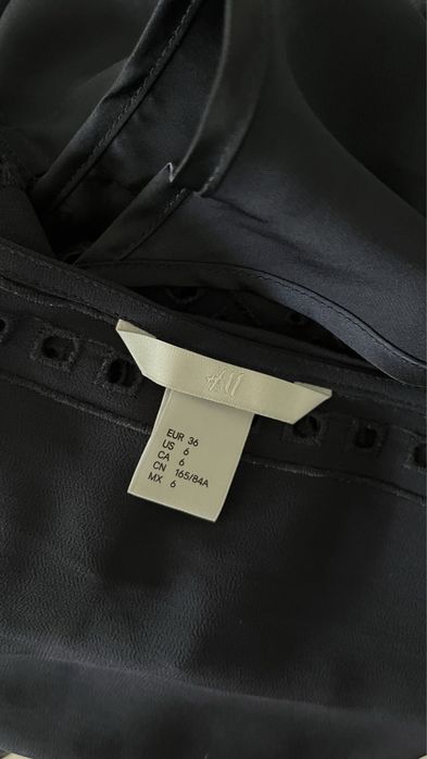 Granatowa ażurowa sukienka H&M z halką boho 36