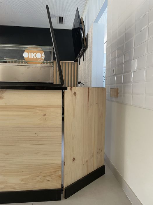 Balcão Profissional em Pinho