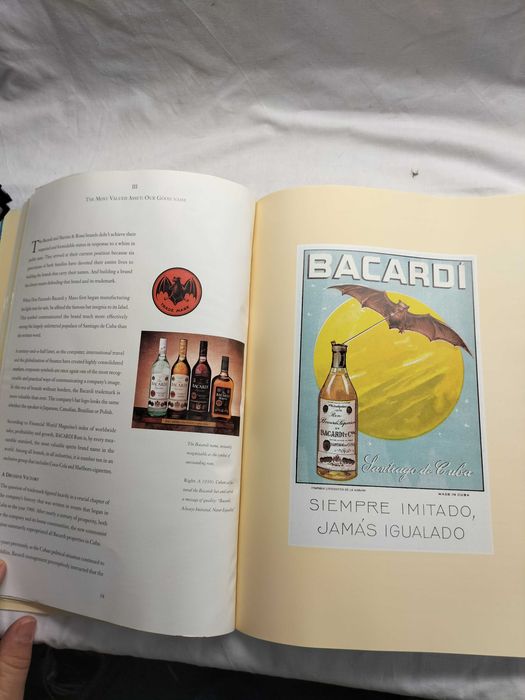 Livro "The World of Bacardi-Martini"- CXL4